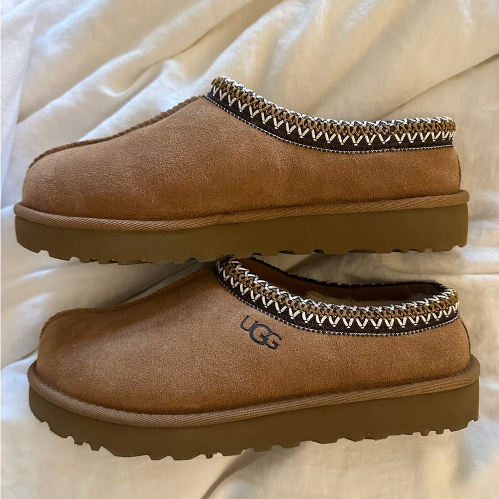 NWT UGG Tasman Slippers in Chestnut Size 9